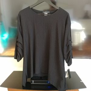 Yushi 🇺🇸 NWT Black Tunic Elegant!